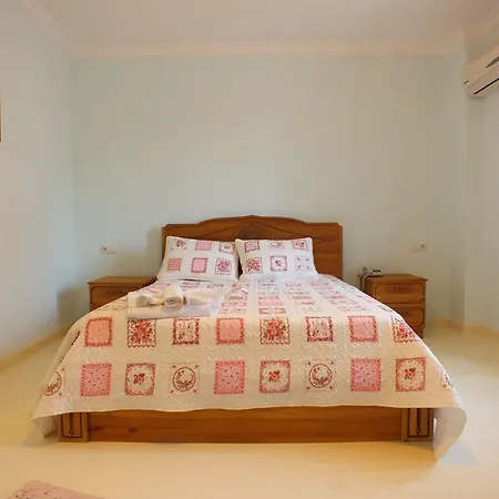 Nobela Hotel 2*