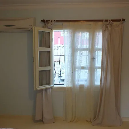Hotel Nobela 2*